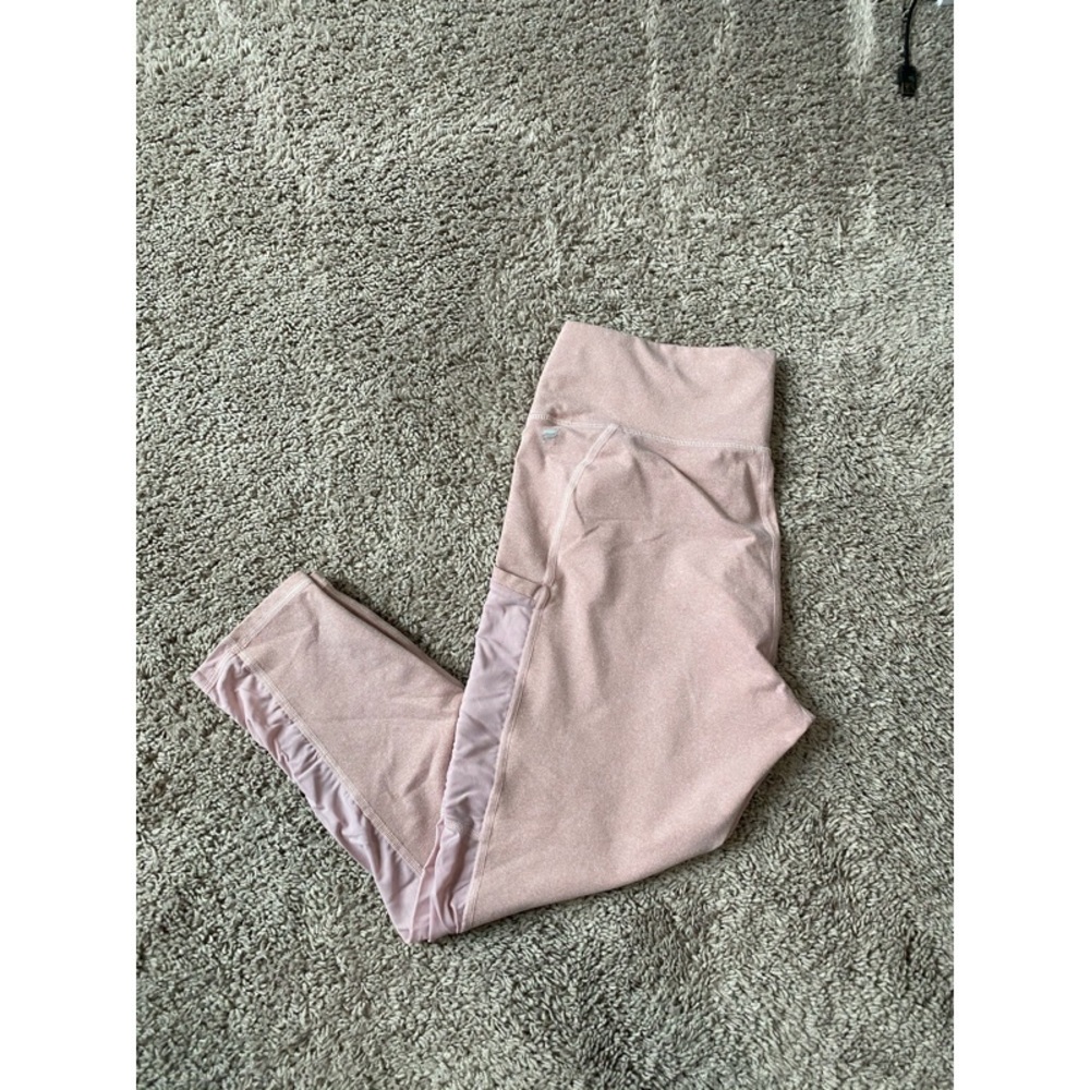 Women’s pink Fabletics leggings